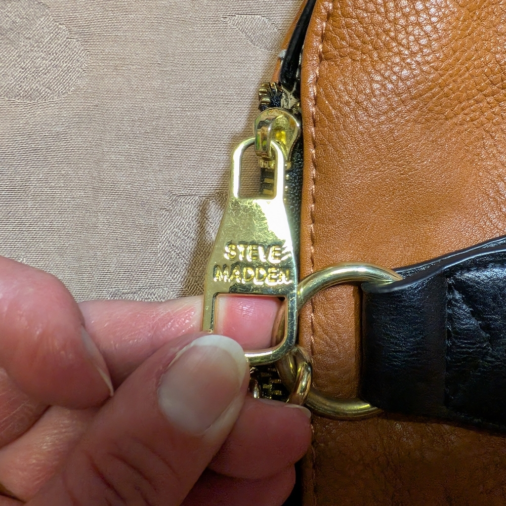 Steve Madden Shoulder Bag, EUC! - Picture 11 of 12